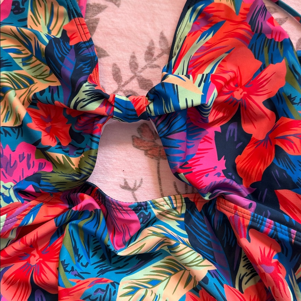 Floral One-Piece Swimsuit - Vibrant Multicolor - Picture 2 of 5